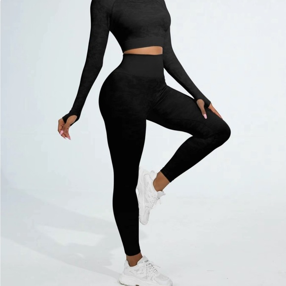 LULU CLOTHING COMPANY - Picture 5 of 5